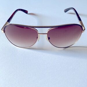 Guess Sunglasses (🚚FREE SHIPPING)